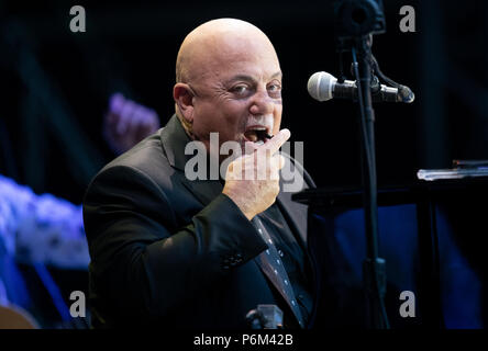 Amburgo, Germania. Il 30 giugno, 2018. Musicista americano William Billy Joel Martin suona presso il suo unico concerto in Germania. Credito: Daniel Reinhardt/dpa/Alamy Live News Foto Stock