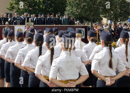 Budapest, Ungheria. Il 30 giugno, 2018. Primo Ministro ungherese Viktor Orban parla alla cerimonia di laurea della Università Nazionale di servizio pubblico in Budapest, Ungheria, 30 giugno 2018. Credito: Attila Volgyi/Xinhua/Alamy Live News Foto Stock