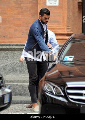 Graziano Pelle Lindberg e Viky Varga in Milano, Italia con: Graziano Pelle Dove: Milano, Italia Quando: 31 maggio 2018 Credit: IPA/WENN.com * * disponibile solo per la pubblicazione in UK, USA, Germania, Austria, Svizzera** Foto Stock