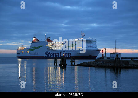 Warnemuende, traghetto della Stena Line nella parte anteriore del Ostmole Foto Stock