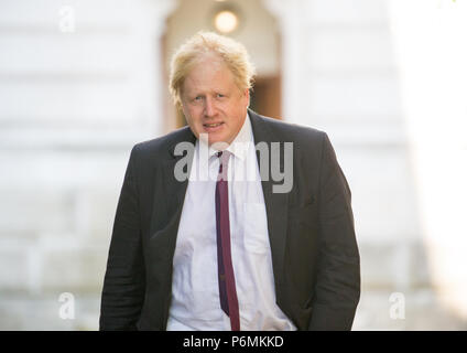 Ex segretario di Stato per gli affari esteri, Boris Johnson, arriva per la sua ultima riunione del gabinetto prima delle dimissioni Foto Stock