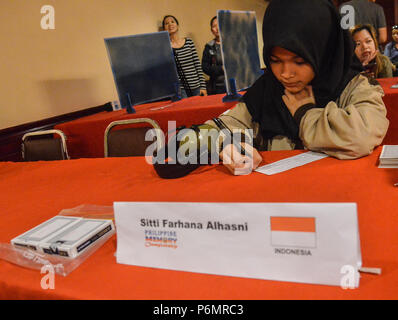 Quezon City, Filippine. 01 Luglio, 2018. Paese asiatico dall Indonesia sulla divisione per bambini, Sitti Farhana Alhasni durante il campionato. Credito: Robert Oswald Alfiler/Pacific Press/Alamy Live News Foto Stock