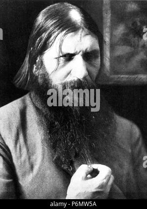 Rasputin, la strana forza magnetica di analfabeta contadino siberiano giaceva nel potere ipnotico dei suoi occhi. Foto Stock