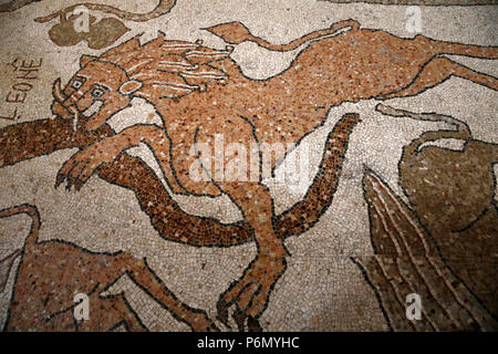 Dettaglio dei mosaici sul pavimento di Otranto Duomo (Cattedrale), Italia. Foto Stock