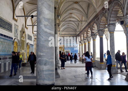 Istanbul, Turchia. Il chiosco di Yerevan (chiosco di Revan) nel quarto cortile è stato costruito in 1635-1636 per commemorare la campagna di Yerevan Foto Stock