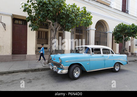 Classic 1956 Chevrolet Bel Air taxi, localmente noto come 'almendrones' nella città di Cienfuegos, Cuba. Foto Stock