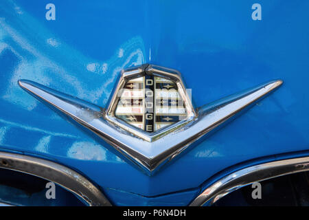 Classic 1950 Dodge taxi, localmente noto come 'almendrones' nella città di Cienfuegos, Cuba. Foto Stock