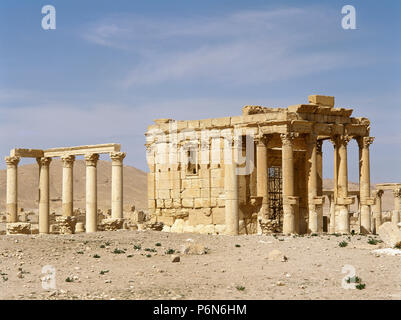 La Siria. Palmyra. Tempio di Baalshamin, dedicato ai Cananei sky divinità Baalshamin. Il tempio della prima fase risale alla fine del II secolo A.C. Il tempio fu sostanzialmente ricostruita nel 131 d.c. Nel V secolo d.c. fu convertito in una chiesa. È stata demolita nel 2015 da uno Stato islamico durante il siriano guerra civile. Foto Stock