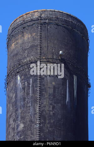 Una torre di raffreddamento previsto per i lavori di demolizione a Ferrybridge Power Station nel West Yorkshire Foto Stock