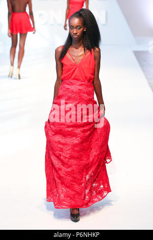 Londra, UK, Agosto 2014 , Fyyfe ha presentato la sua nuova collezione in Africa la settimana della moda di Londra 2014. Mariusz Goslicki/Alamy Foto Stock