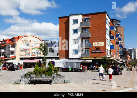 Boden, Svezia - 13 Luglio 2015: Vista di piazza nel quartiere centrale di Boden durante l'estate. Foto Stock