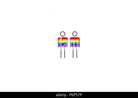 Illustrazione concettuale. Due uomini sono verniciati nei colori della bandiera LGBT. Il concetto di diritti umani e libertà fondamentali Foto Stock