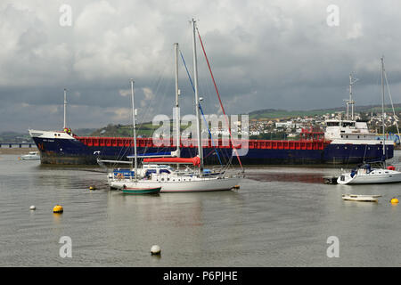 Nave da carico Bon Vivant lasciando Teignmouth porto. Foto Stock