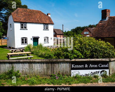 Kennet & Avon Canal fiducia sale da tè, Fiume Kennet, Aldermaston Wharf, Berkshire, Inghilterra, Regno Unito, GB. Foto Stock