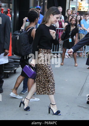 New York, NY, STATI UNITI D'AMERICA. 02Luglio, 2018. Rachel Bilson a Good Morning America per parlare della nuova serie ABC prendere due in New York. Luglio 02, 2018 Credit: Rw/media/punzone Alamy Live News Credito: MediaPunch Inc/Alamy Live News Foto Stock