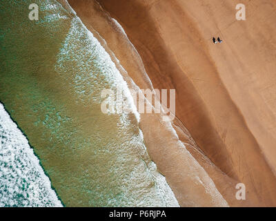 Vista aerea del bellissimo oceano nel porto Foto Stock