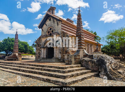 La chiesa di San Stanislao, Altos de Chavon Foto Stock