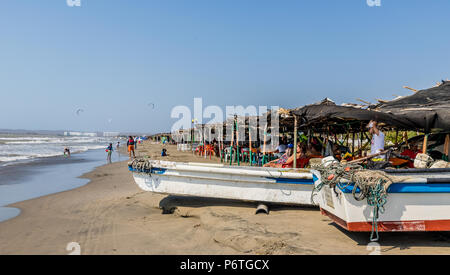 Una vista tipica di la boquilla spiaggia vicino a Cartagena Colombia Foto Stock