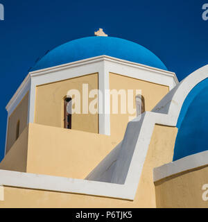 Chiesa Greco Ortodossa, Oia - Santorini (Thira), Isole Cicladi, Grecia Foto Stock