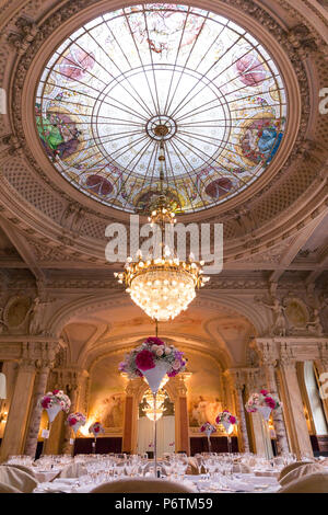 Lo stile rinascimentale lussuosa Sala Banchetti Foto Stock