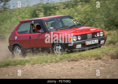 Fiat Strada in esecuzione in un rally targa, REGNO UNITO Foto Stock