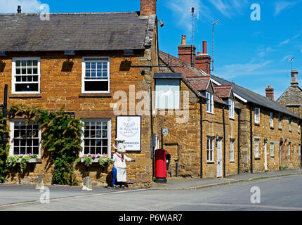 Il vecchio White Hart pub di Lyddington village, Rutland, England Regno Unito Foto Stock