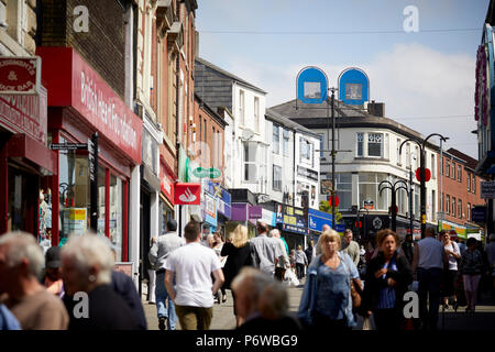 Rochdale town center Yorkshire strada principale strada dello shopping nella Greater Manchester town Foto Stock