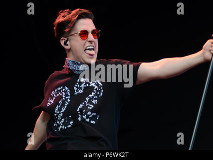 Milwaukee, Wisconsin, Stati Uniti d'America. Il 30 giugno, 2018. Cantautore Logan Henderson suona dal vivo presso Henry Maier Festival Park durante il Summerfest di Milwaukee, nel Wisconsin. Ricky Bassman/Cal Sport Media/Alamy Live News Foto Stock