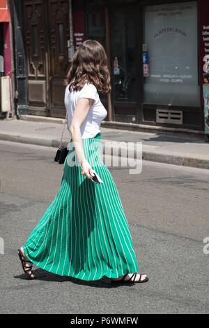 Parigi, Frankreich. 01 Luglio, 2018. Elena in posa al di fuori della pista Aganovich visualizza durante la Haute Couture della settimana della moda a Parigi - Luglio 1, 2018 - Credit: Pista Manhattan ***per solo uso editoriale*** | Verwendung weltweit/dpa/Alamy Live News Foto Stock