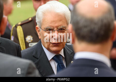 Riga, Lettonia. Il 3° luglio 2018. Presidente di Italia Sergio Mattarella e la sig.ra Laura Mattarella arriva per ufficiali di stato in visita di Riga, Lettonia. Credito: Gints Ivuskans/Alamy Live News Foto Stock