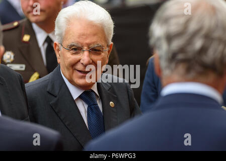 Riga, Lettonia. Il 3° luglio 2018. Presidente di Italia Sergio Mattarella e la sig.ra Laura Mattarella arriva per ufficiali di stato in visita di Riga, Lettonia. Credito: Gints Ivuskans/Alamy Live News Foto Stock