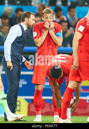 Inghilterra - Columbia, calcio, Mosca, luglio 03, 2018 Harry Kane, Inghilterra 9 Gareth Southgate, headcoach Inghilterra, triste, deluso, arrabbiato, emozioni, delusione e frustrazione, frustrato tristezza, disperato, disperazione, Inghilterra - COLUMBIA della Coppa del Mondo FIFA 2018 in Russia, stagione 2018/2019, luglio 03, 2018 S p a r t a k Stadium di Mosca, Russia. © Peter Schatz / Alamy Live News Foto Stock