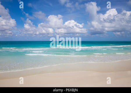 Cuba, provincia di Villa Clara, Jardines del Rey arcipelago, Cayo Santa Maria, Playa Santa Maria Foto Stock