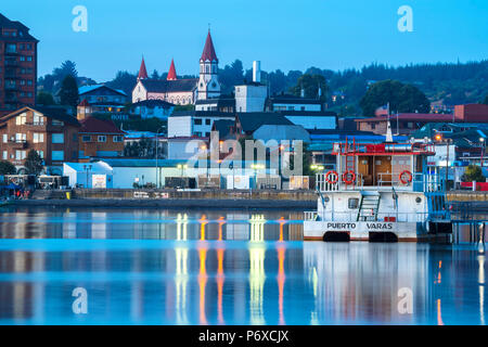 Sud America, Cile, Lake District, Patagonia, Puerto Varas, Lago Llanquihue Foto Stock