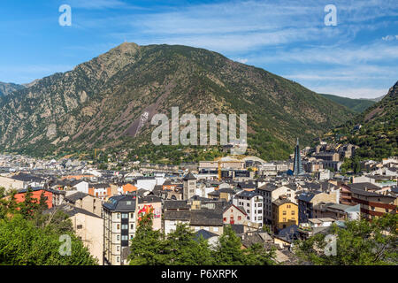 Skyline della città di Andorra La Vella, Andorra Foto Stock