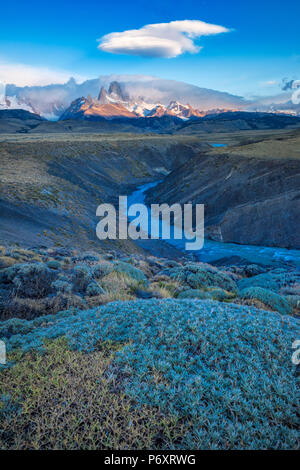 Sud America, Patagonia, Argentina, El Chalten, Monte Fitz Roy nel parco nazionale Los Glaciares Foto Stock