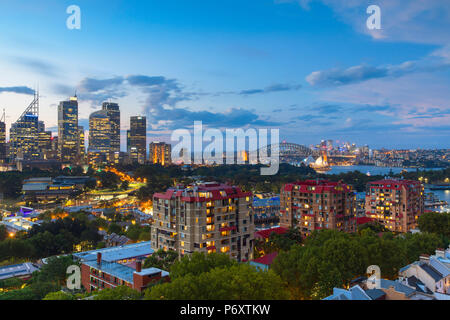 Vista della skyline al tramonto, Sydney, Nuovo Galles del Sud, Australia Foto Stock