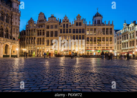 La Grand Place di notte, Bruxelles, Belgio Foto Stock