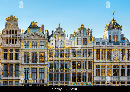 Il Belgio, Bruxelles (Bruxelles). Le case delle corporazioni sulla Grand Place (Grote Markt), il Sito Patrimonio Mondiale dell'UNESCO. Foto Stock
