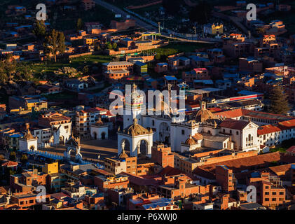 Basilica di Nostra Signora di Copacabana, vista in elevazione, Copacabana, La Paz Dipartimento, Bolivia Foto Stock
