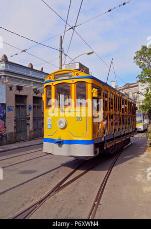 Il Brasile, la città di Rio de Janeiro, il Santa Teresa Tram vicino a Largo do Guimaraes. Foto Stock