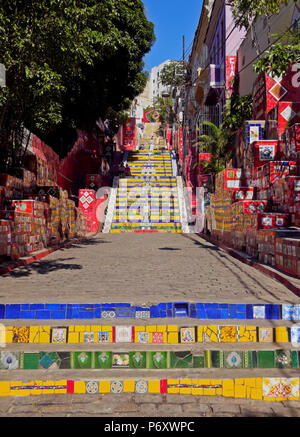 Il Brasile, la città di Rio de Janeiro in vista delle fasi Selaron collegamento di Lapa e Santa Teresa quartieri. Foto Stock