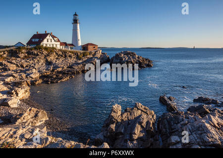 Stati Uniti d'America, Maine, Portland, Cape Elizabeth, Portland Head Light, faro, mattina Foto Stock