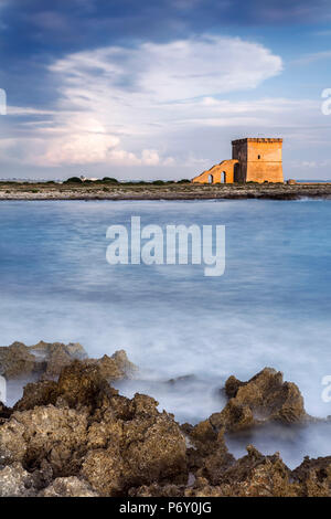 Italia, Italia, Puglia Puglia. Salento Penisola Salentina. Lecce Zona. Porto Cesareo Torre Lapillo spiaggia. Foto Stock