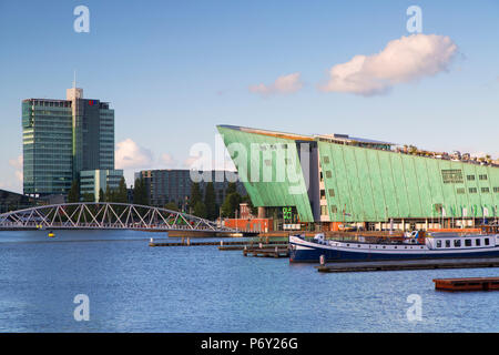 NEMO Science Center di Oosterdok (East Dock), Amsterdam, Paesi Bassi Foto Stock