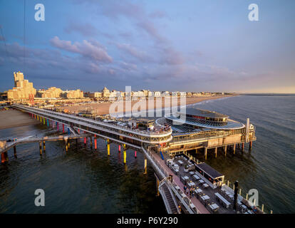 Dal molo di Scheveningen, vista in elevazione, l'Aia, Olanda meridionale, Paesi Bassi Foto Stock