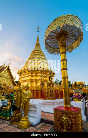 Wat Phrathat Doi Suthep, Chiang Mai, Thailandia. Foto Stock