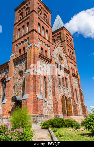 Maestosa Chiesa Corpo di Dio dalla pietra e mattoni in Ikazn, Bielorussia Foto Stock