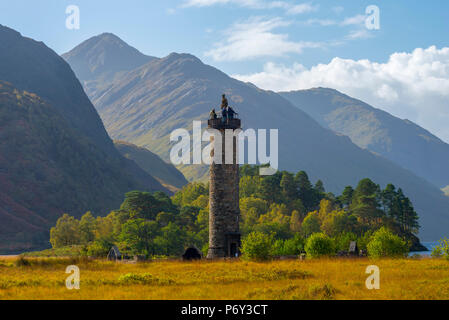 Regno Unito, Scozia, Highland, Loch Shiel, Glenfinnan, Glenfinnan Monumento al 1745 lo sbarco di Bonnie Prince Charlie all'inizio della salita giacobita Foto Stock