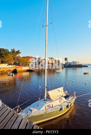 Uruguay, Dipartimento di Colonia e Colonia del Sacramento, vista dal pontile nel quartiere storico. Foto Stock